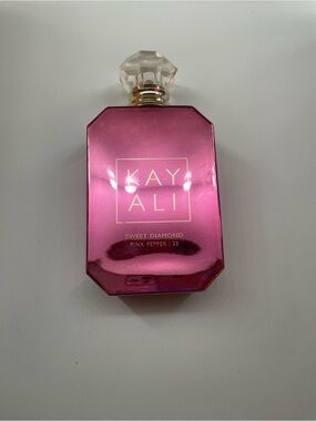 Kayali Sweet Diamond Pink Pepper